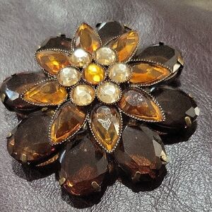 Chic Floral  Brooch in Brown and Silver